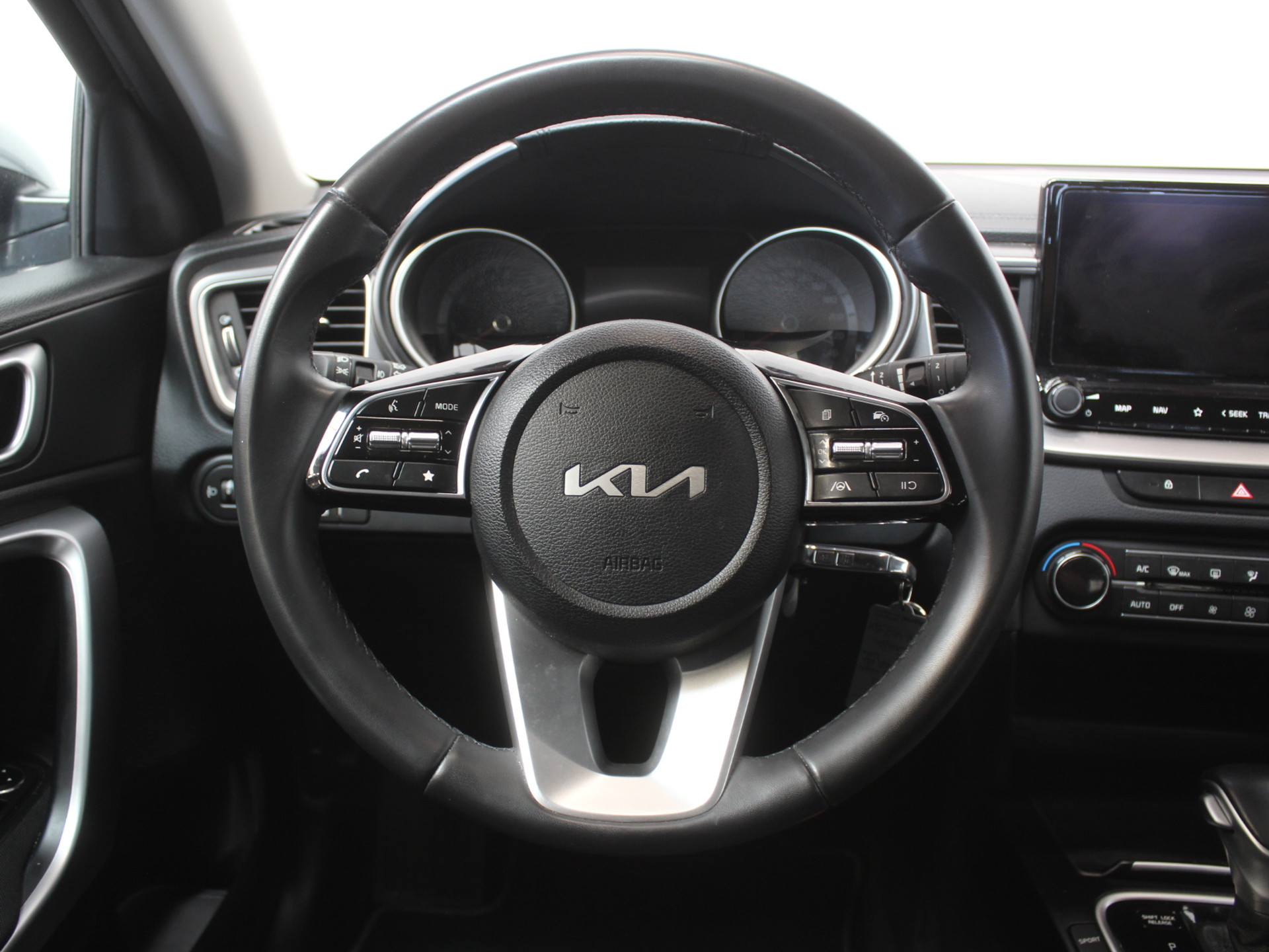 45738042-17.jpg