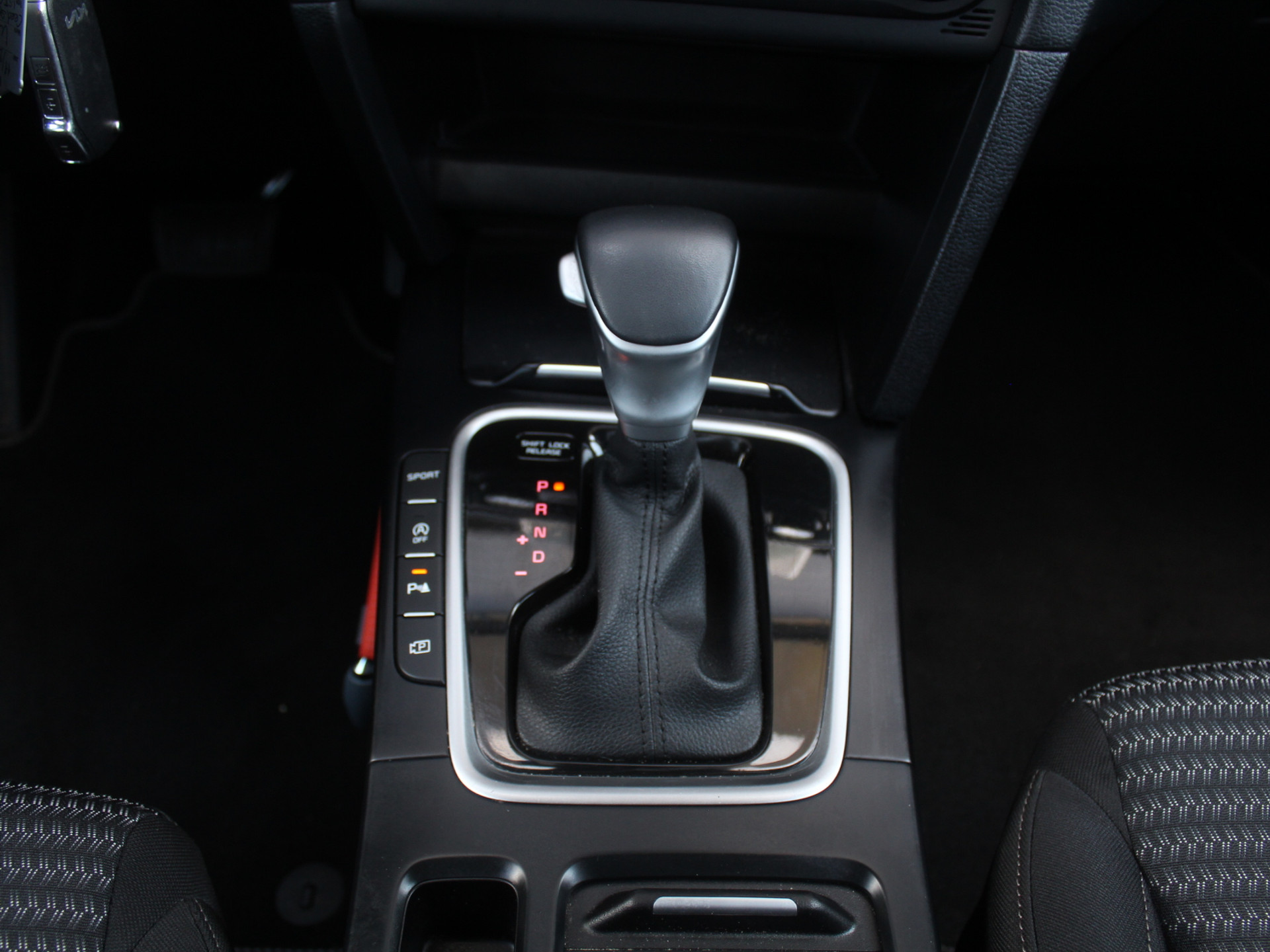 45738042-25.jpg