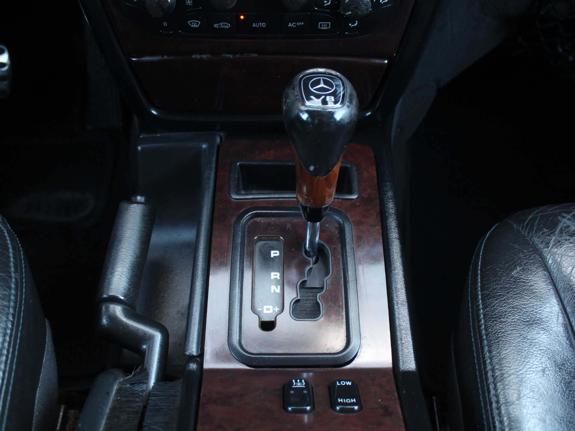 49345087-19.jpg