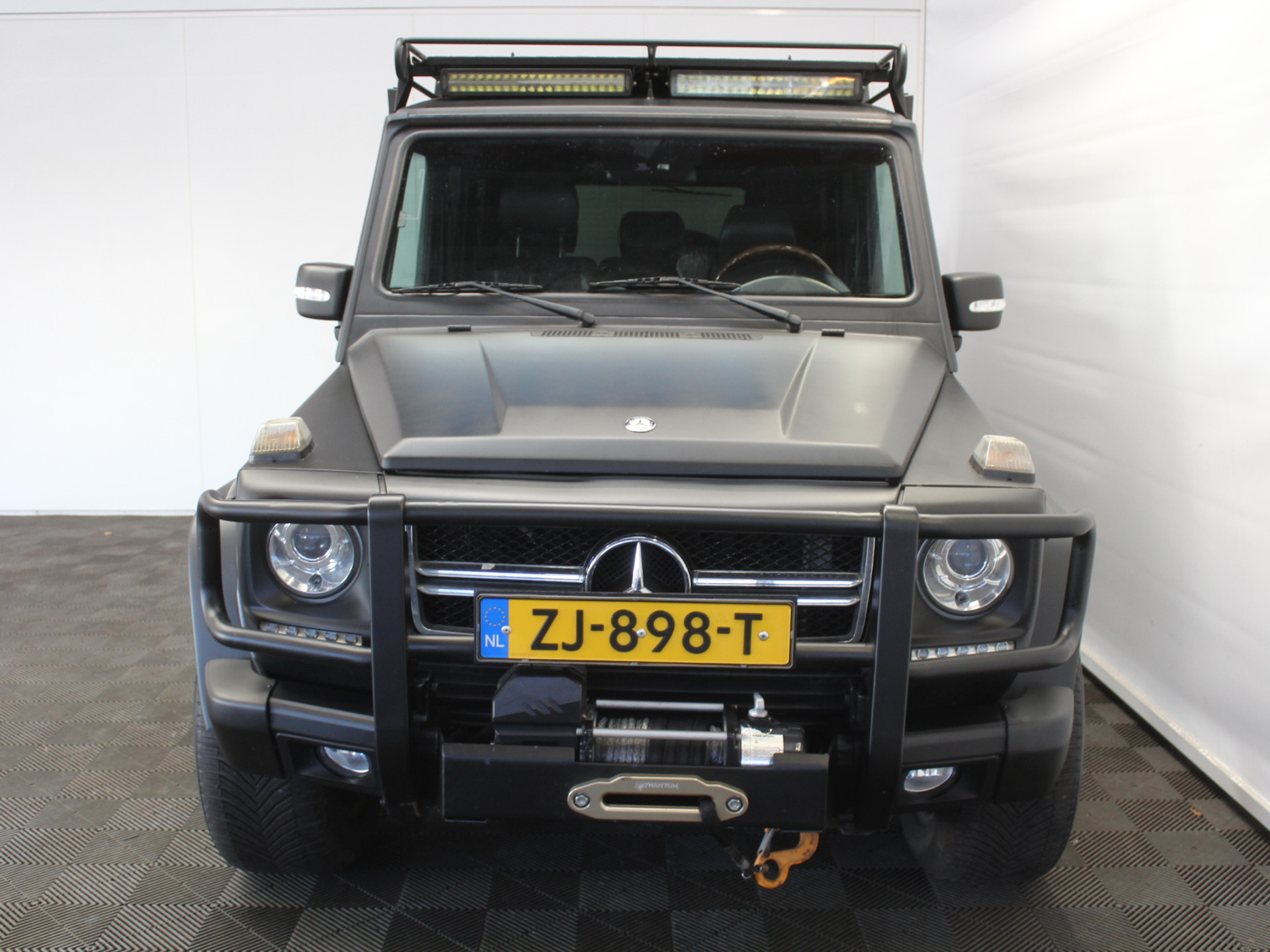 49345087-7.jpg