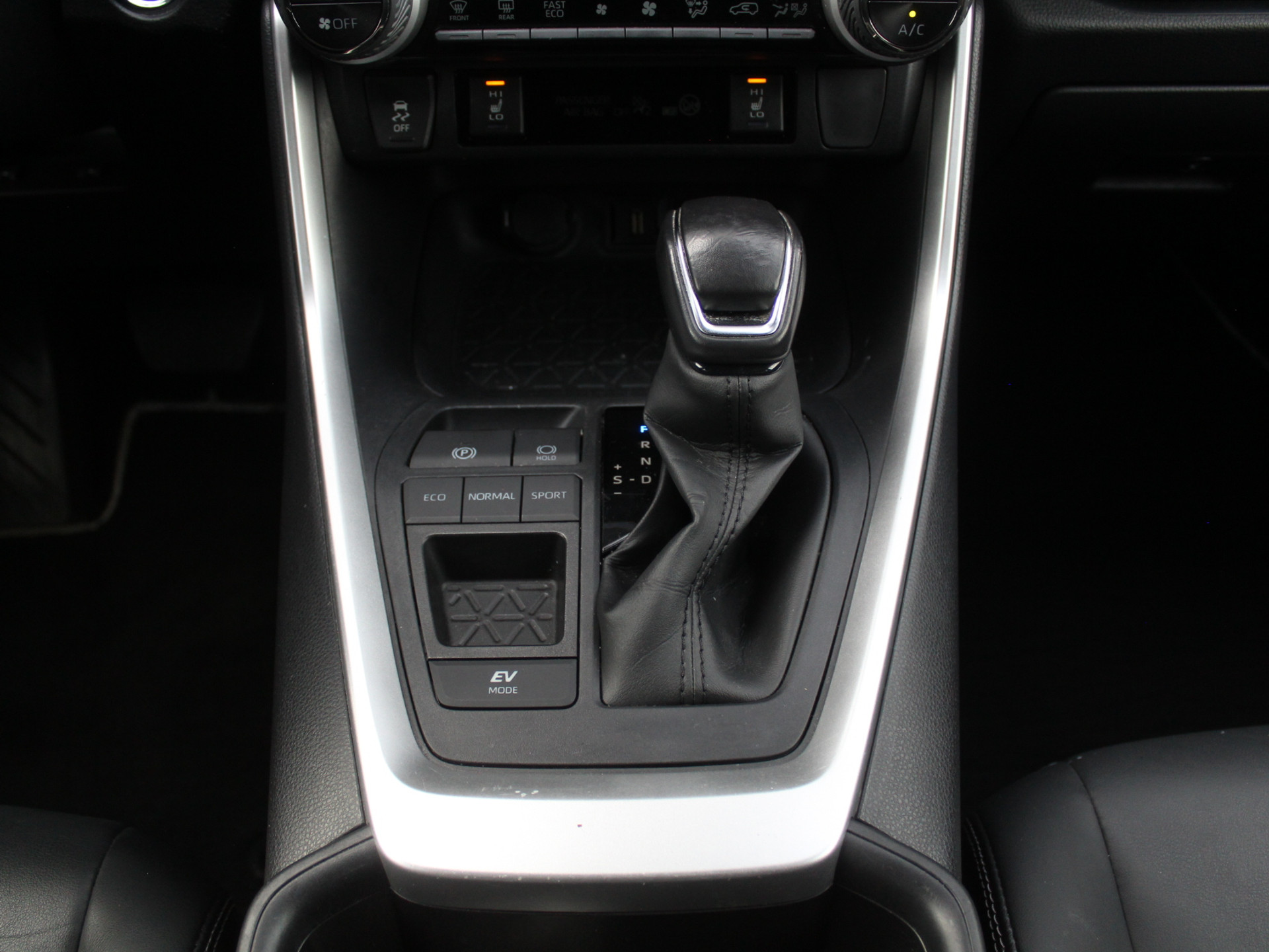 52884054-49.jpg