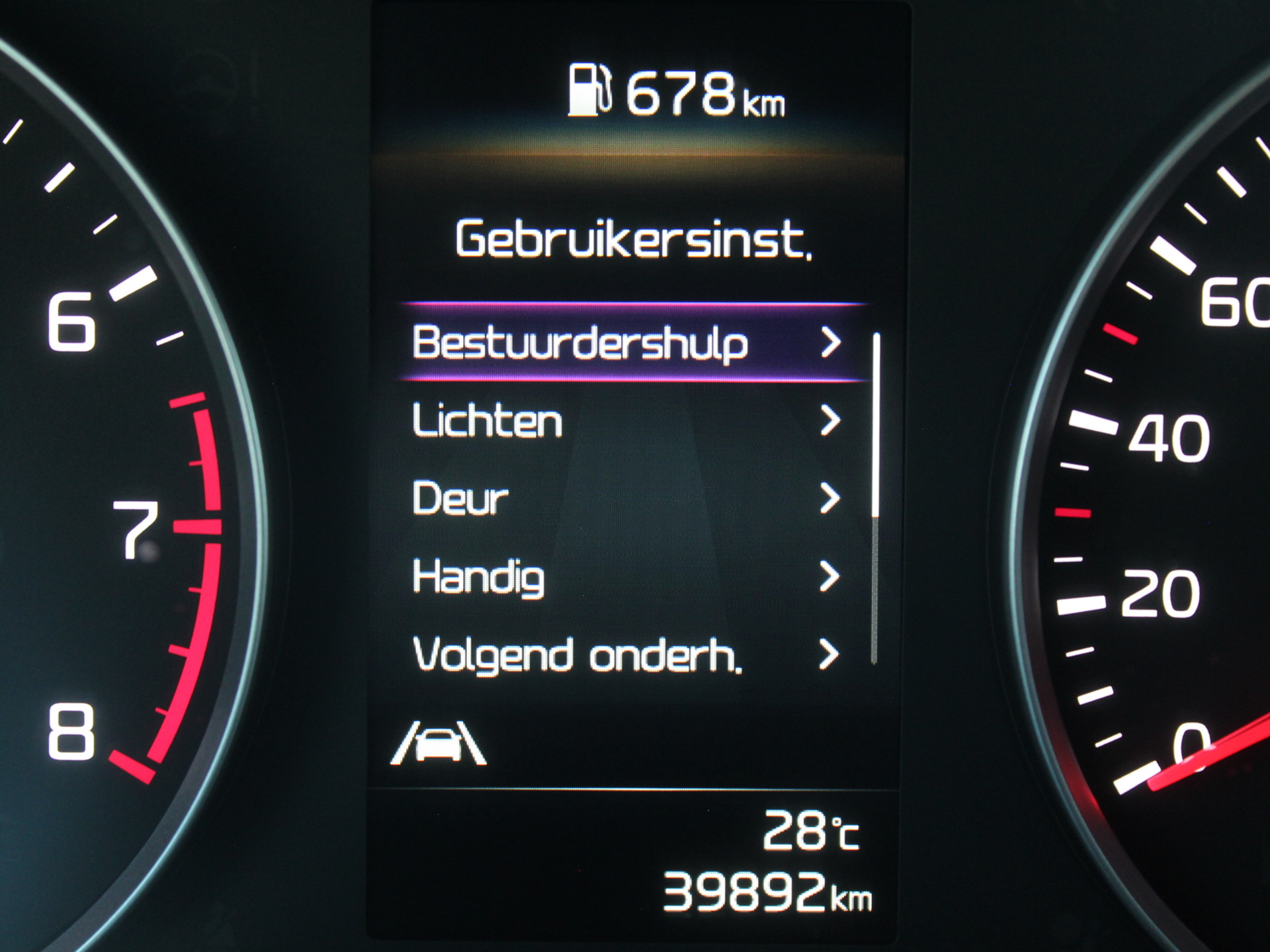 54548583-37.jpg