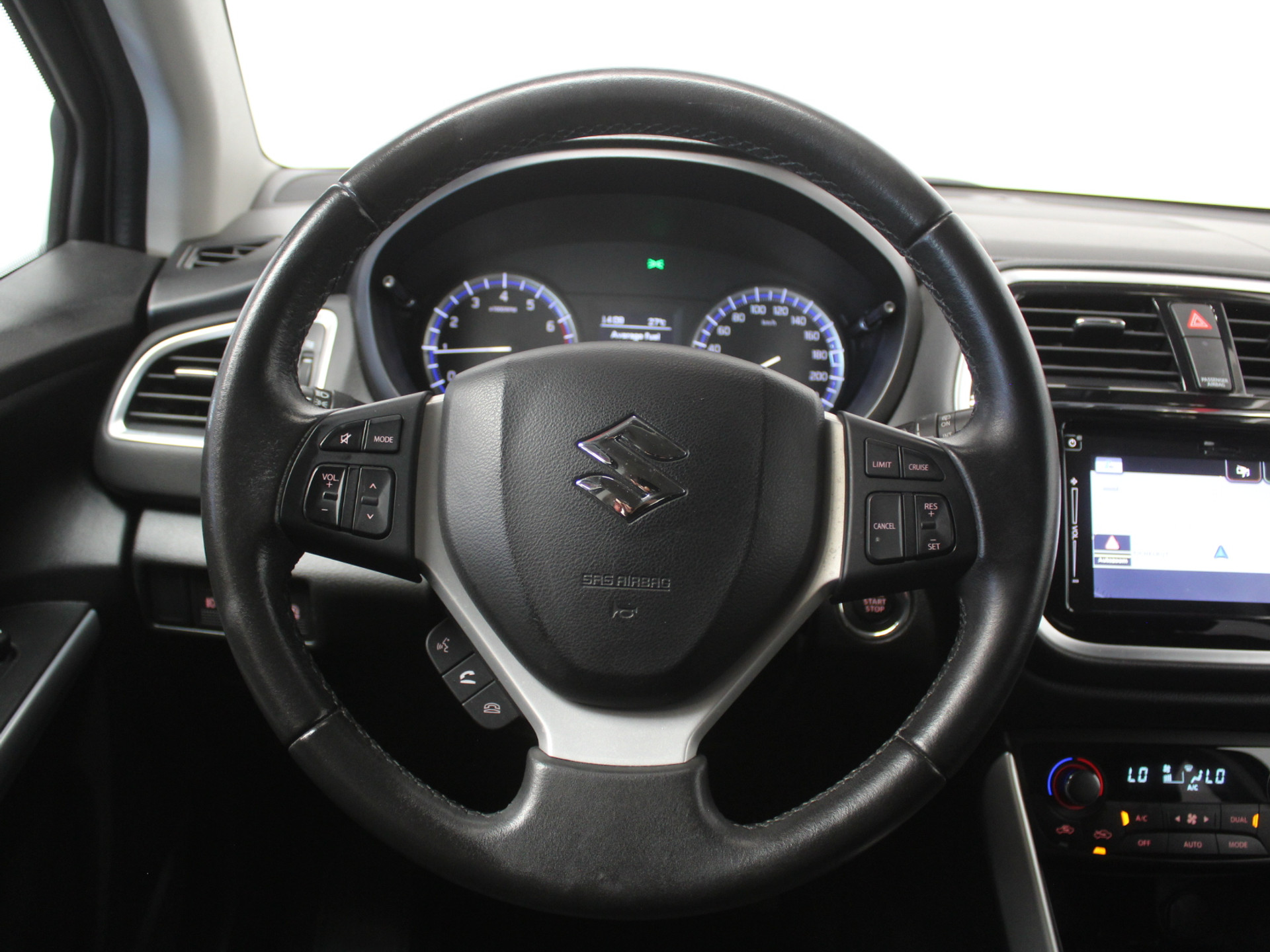 55018074-17.jpg