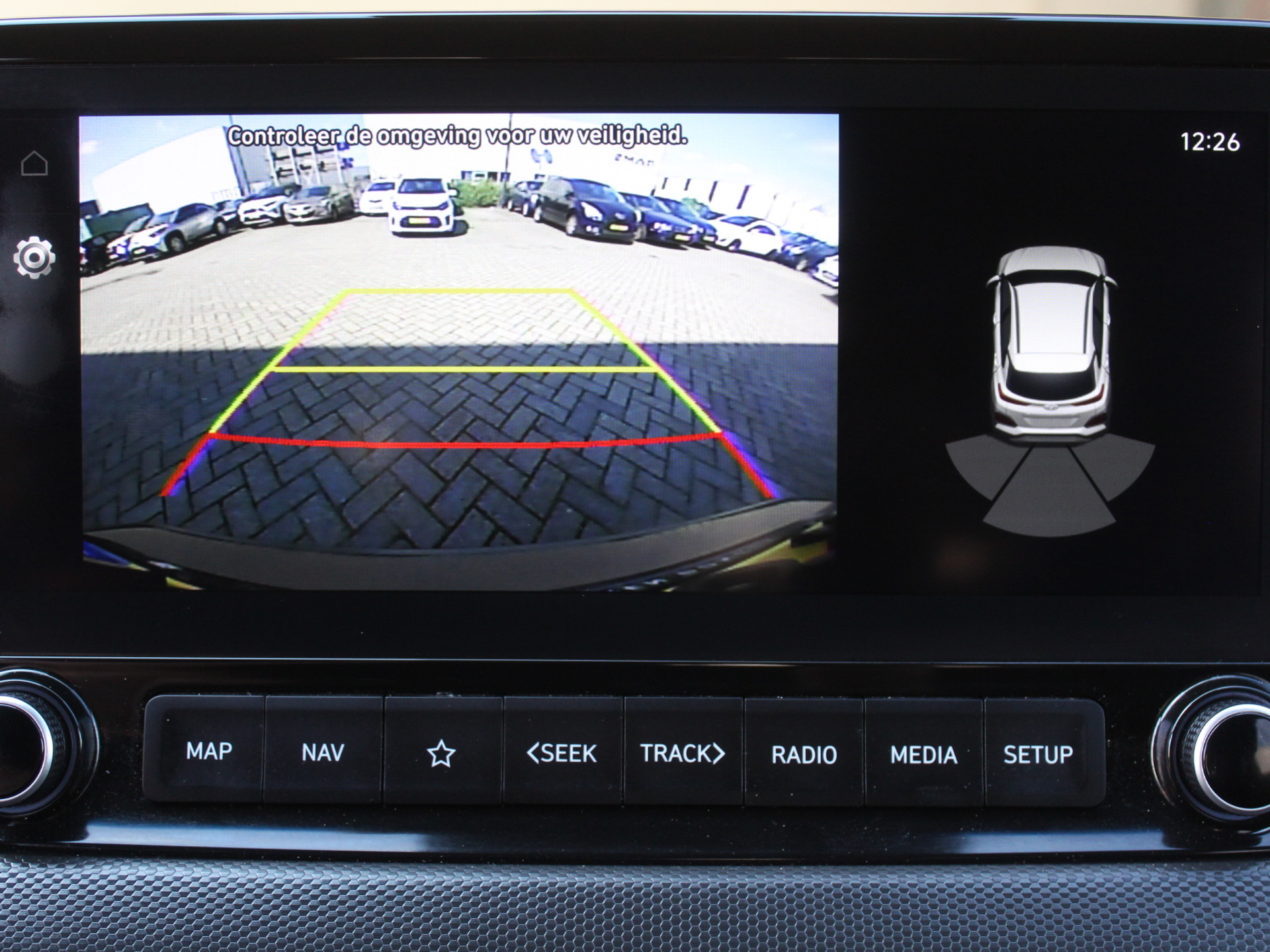 56366118-23.jpg