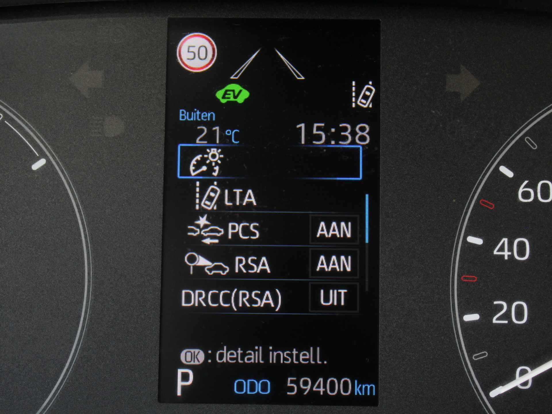 56699278-8.jpg