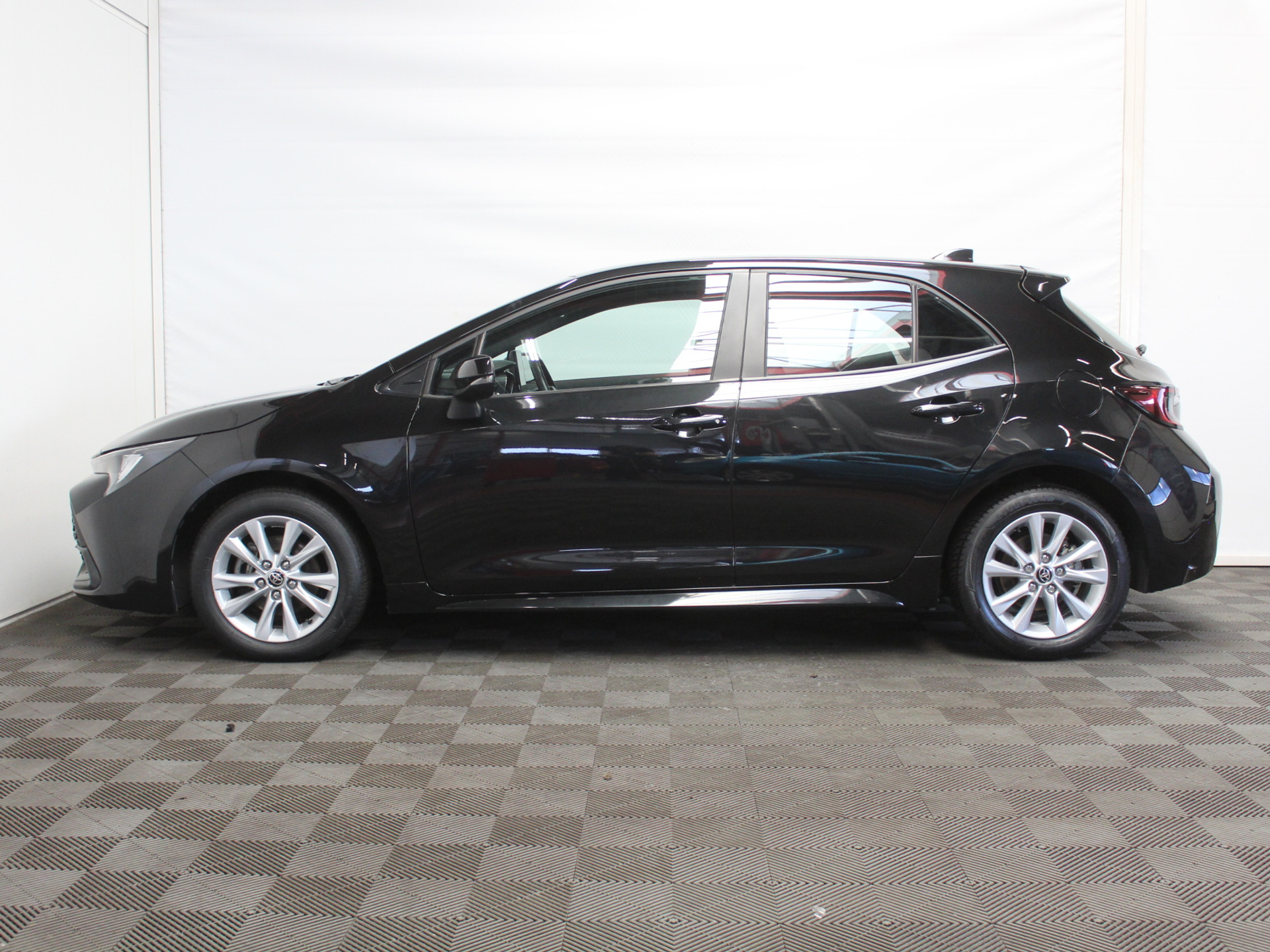 Toyota Corolla Hybrid 140 Active CARPLAY | ADAPCRUISE | CAMERA | LED | LMV16 | NAVI | DAB | CLIMATE 57542140-0.jpg | Autobedrijf Verharen