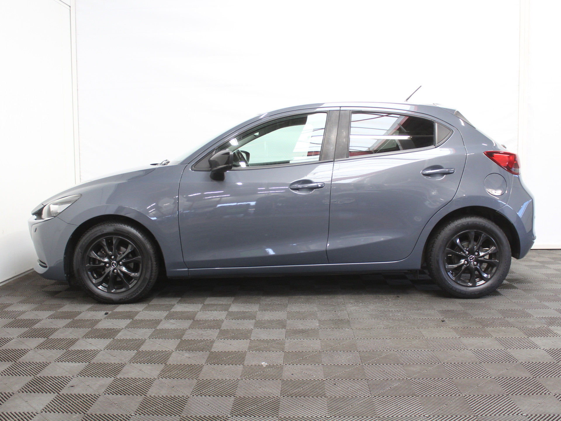 Mazda 2 1.5 Skyactiv-G Luxury CLIMATE | CRUISE | NAVI | LMV16 | DAB | CARPLAY | STOELVERW | PDC | LED 57565186-0.jpg | Autobedrijf Verharen