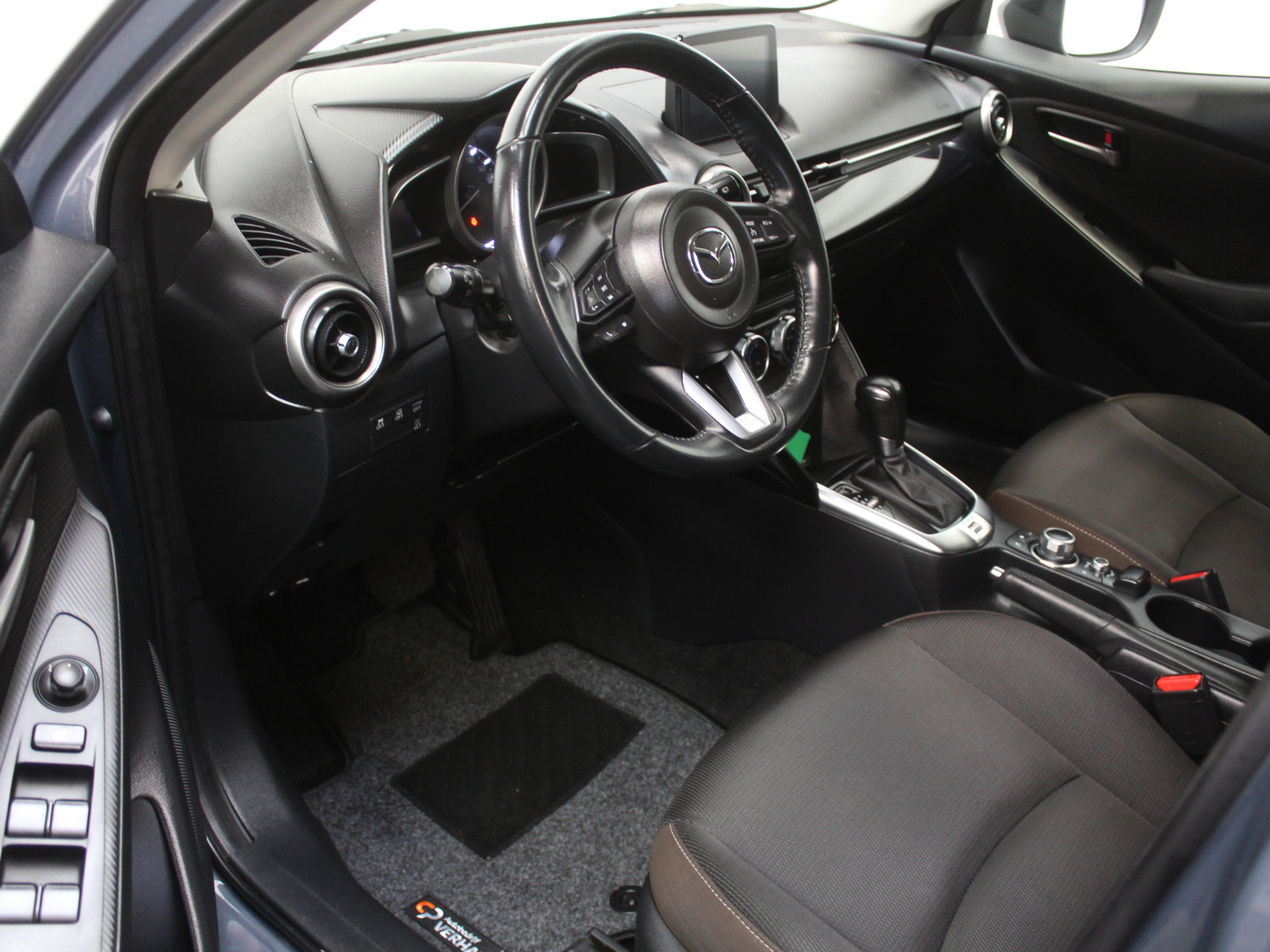 Mazda 2 1.5 Skyactiv-G Luxury CLIMATE | CRUISE | NAVI | LMV16 | DAB | CARPLAY | STOELVERW | PDC | LED 57565186-0.jpg | Autobedrijf Verharen