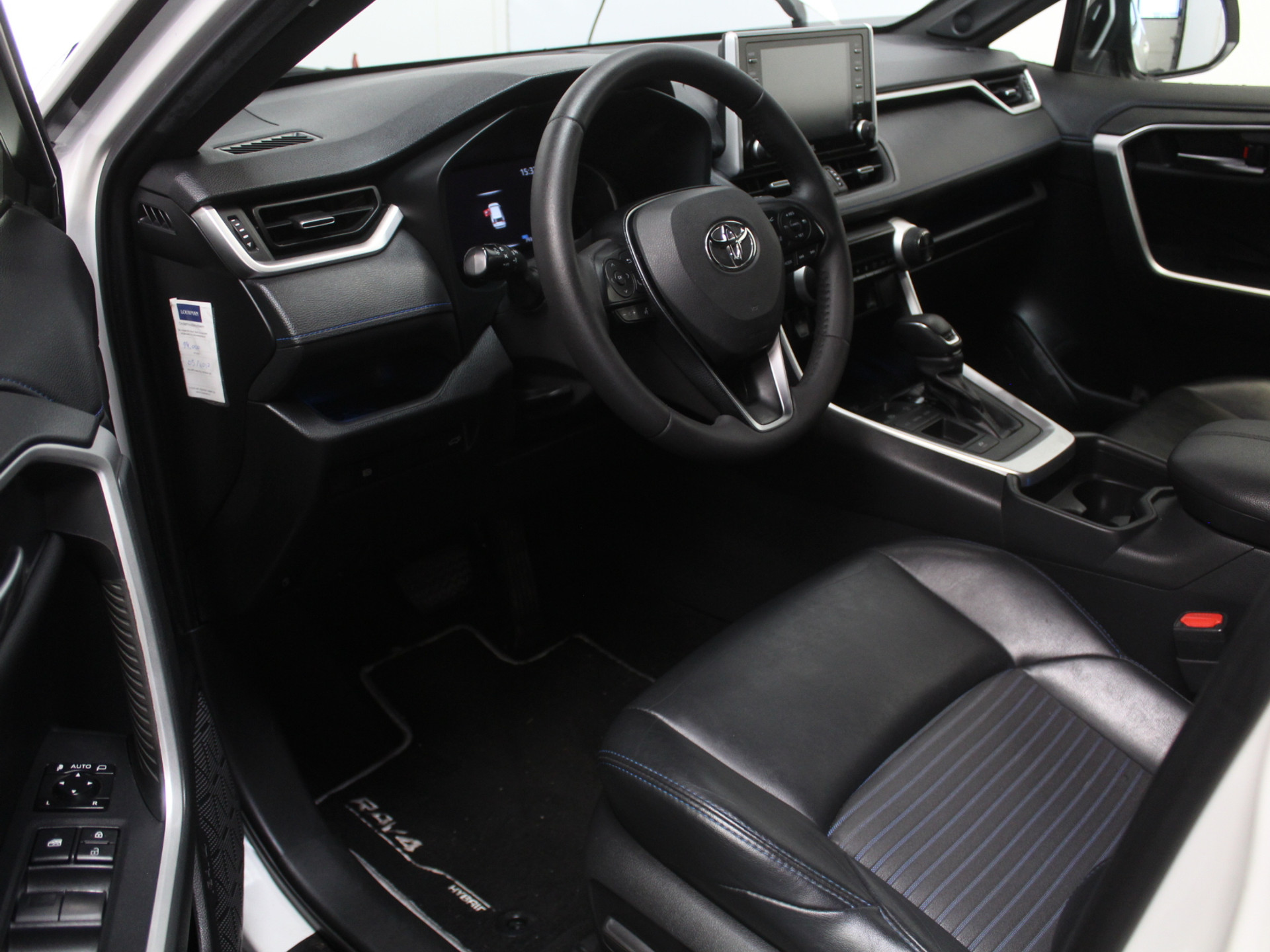 Toyota RAV4 2.5 Hybrid Business CLIMATE | ADAPCRUISE | CARPLAY | DAB | LED | LMV17 | CAMERA | ELECAKLEP | TREKHAAK 57592101-0.jpg | Autobedrijf Verharen